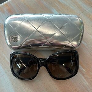 CHANEL Sunglasses and Case 🕶️